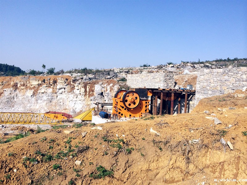 PE1200*1500颚式破碎机 PE1200*1500颚式破碎机